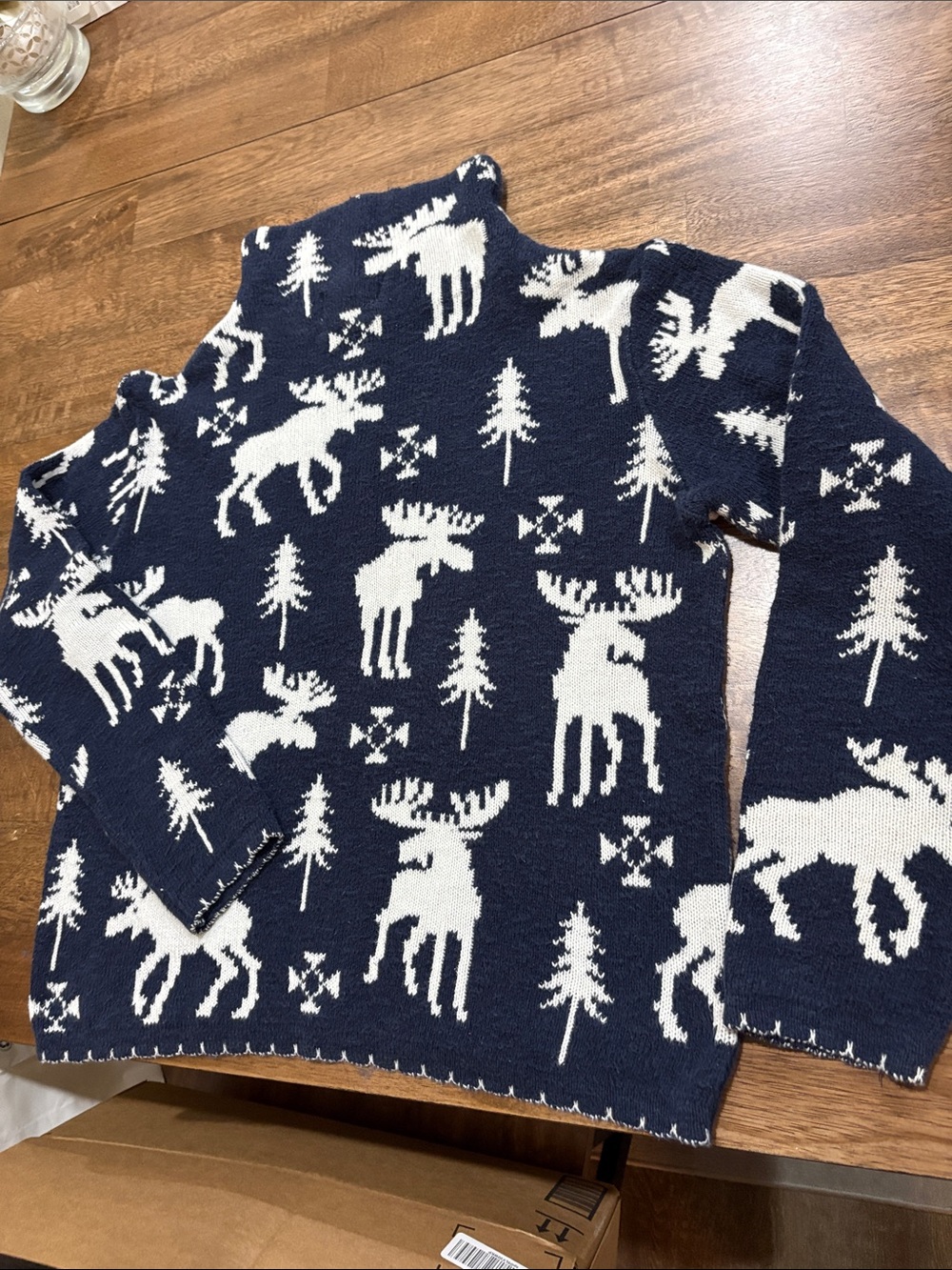 Urban Quest blue & white moose pattern cotton sweater, size Medium - Picture 5 of 8